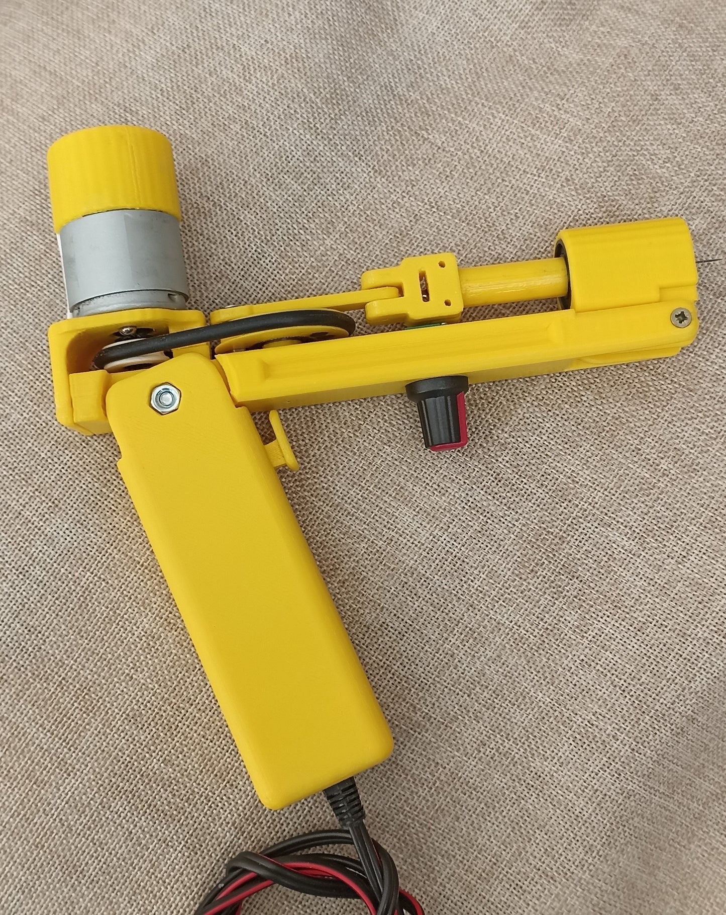 Yellow Electric Felting machine with 1 - 5 needles speed control ( M&V )