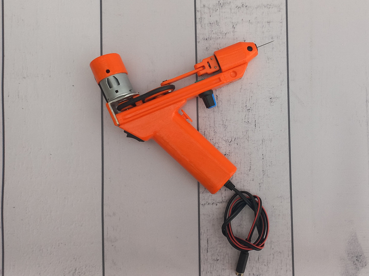 Orange Electric Felting machine with 1 - 5 needles speed control ( M&V )