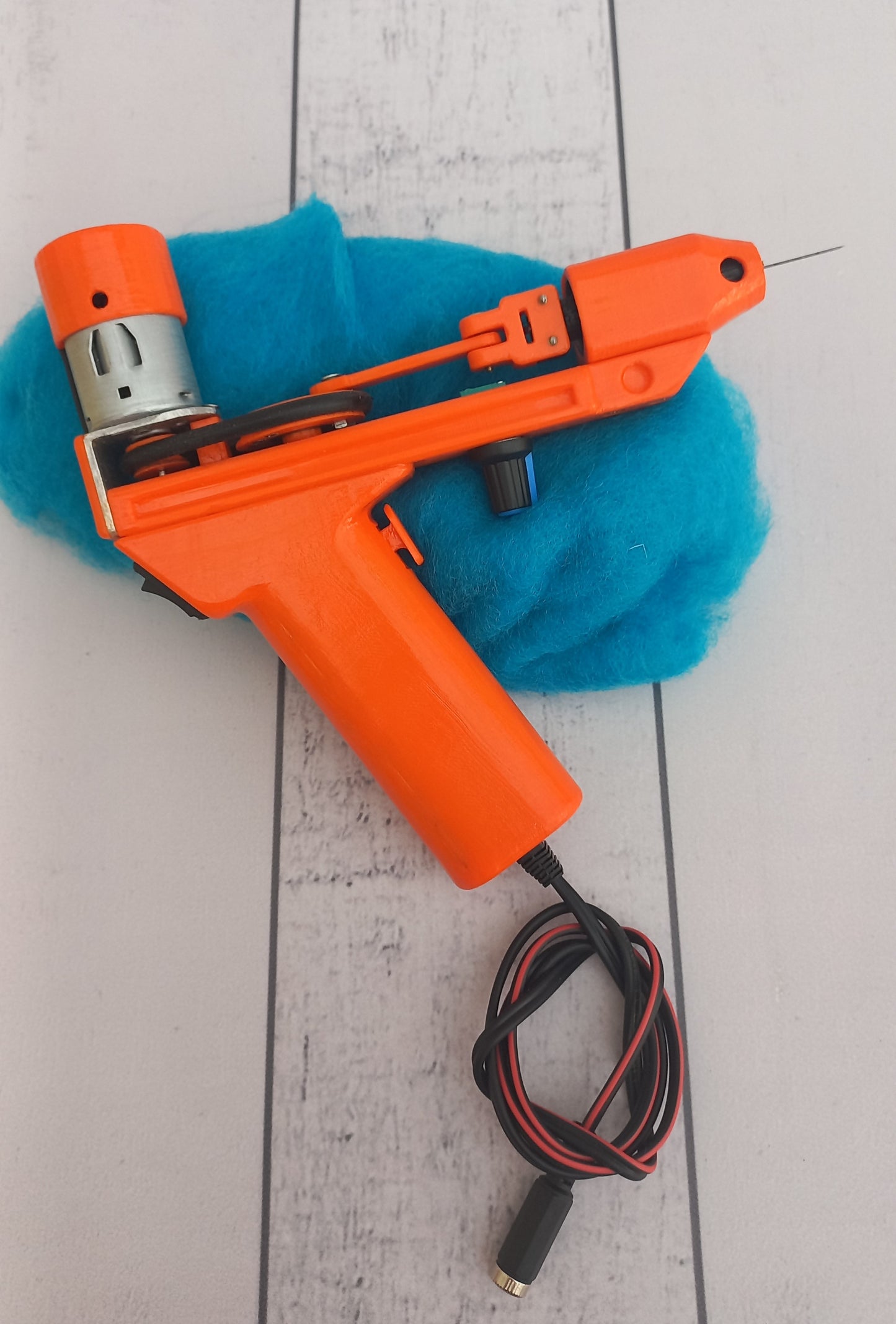 Orange Electric Felting machine with 1 - 5 needles speed control ( M&V )