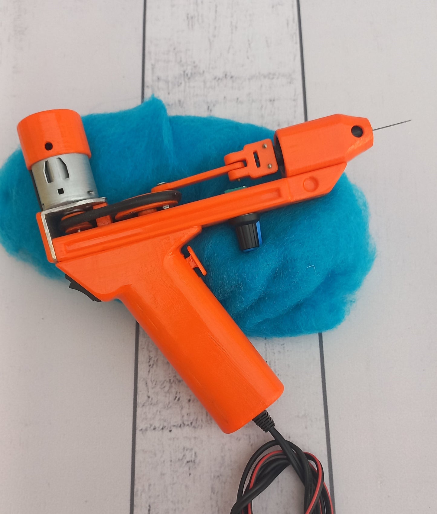 Orange Electric Felting machine with 1 - 5 needles speed control ( M&V )