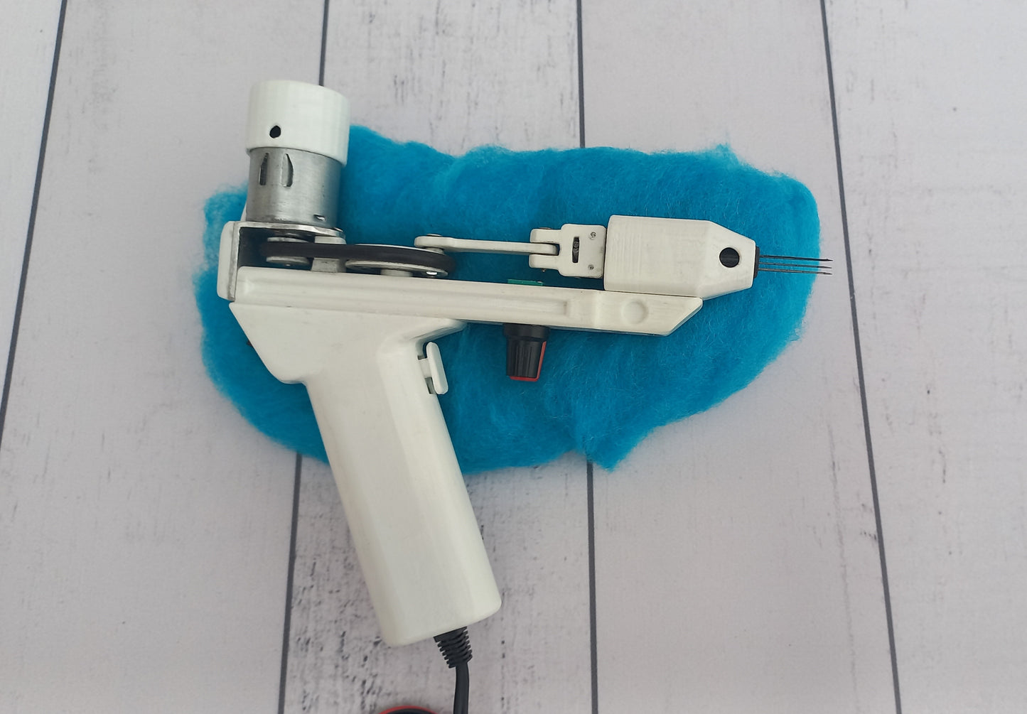 White Electric Felting machine with 1 - 5 needles speed control ( M&V )