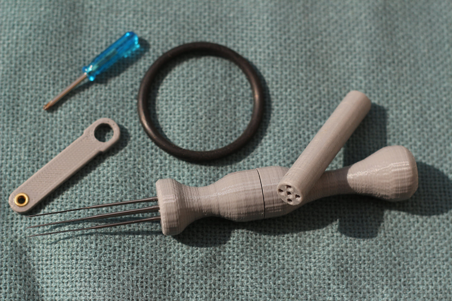 Grey Electric Felting machine with 1 - 5 needles speed control ( M&V )