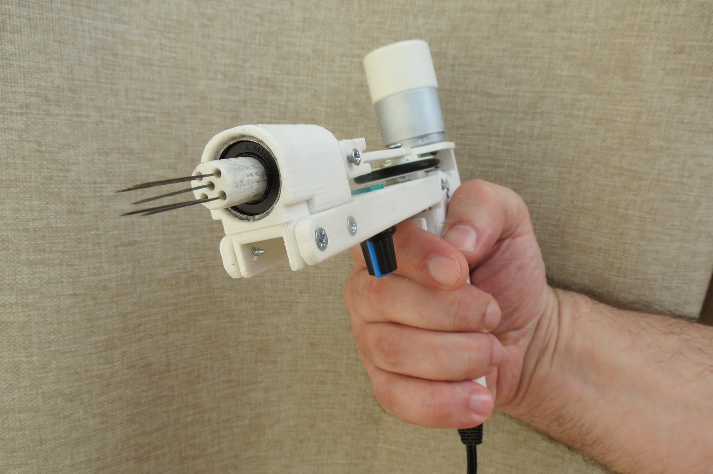 White Electric Felting machine with 1 - 5 needles speed control ( M&V )
