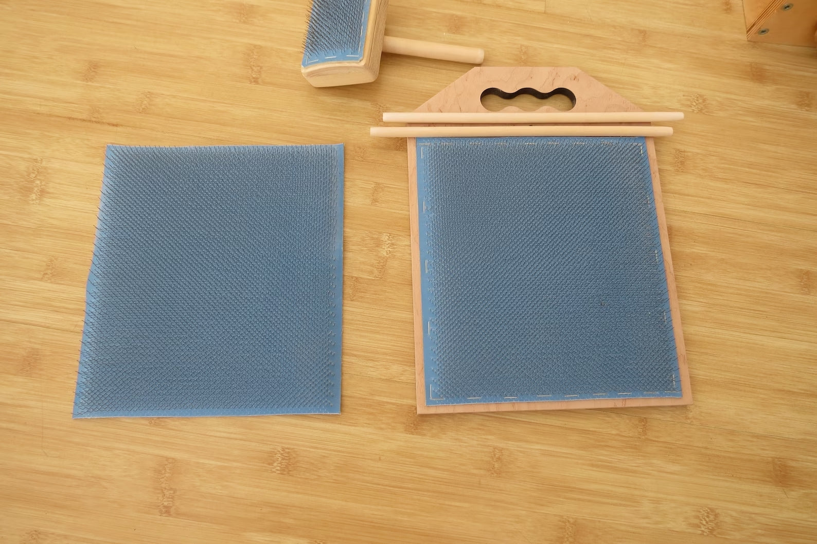Set: Wooden Drum Carder and Fiber Combing Cardings Blending Board - 72 TPI  ,Wool picker ( M&V )
