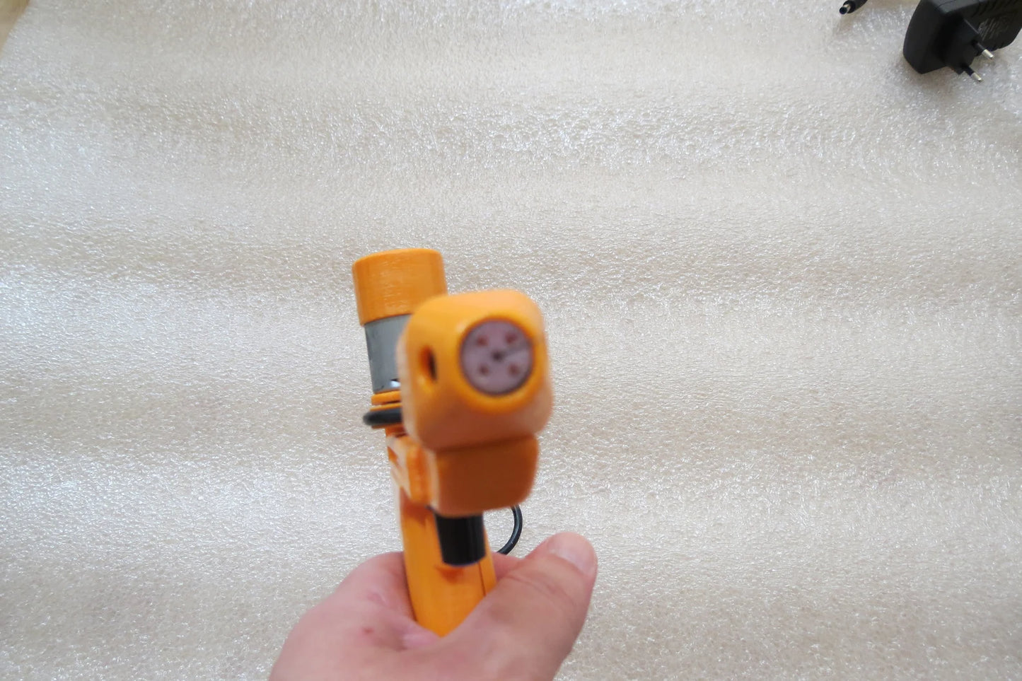Orange Electric Felting machine with 1 - 5 needles speed control ( M&V )