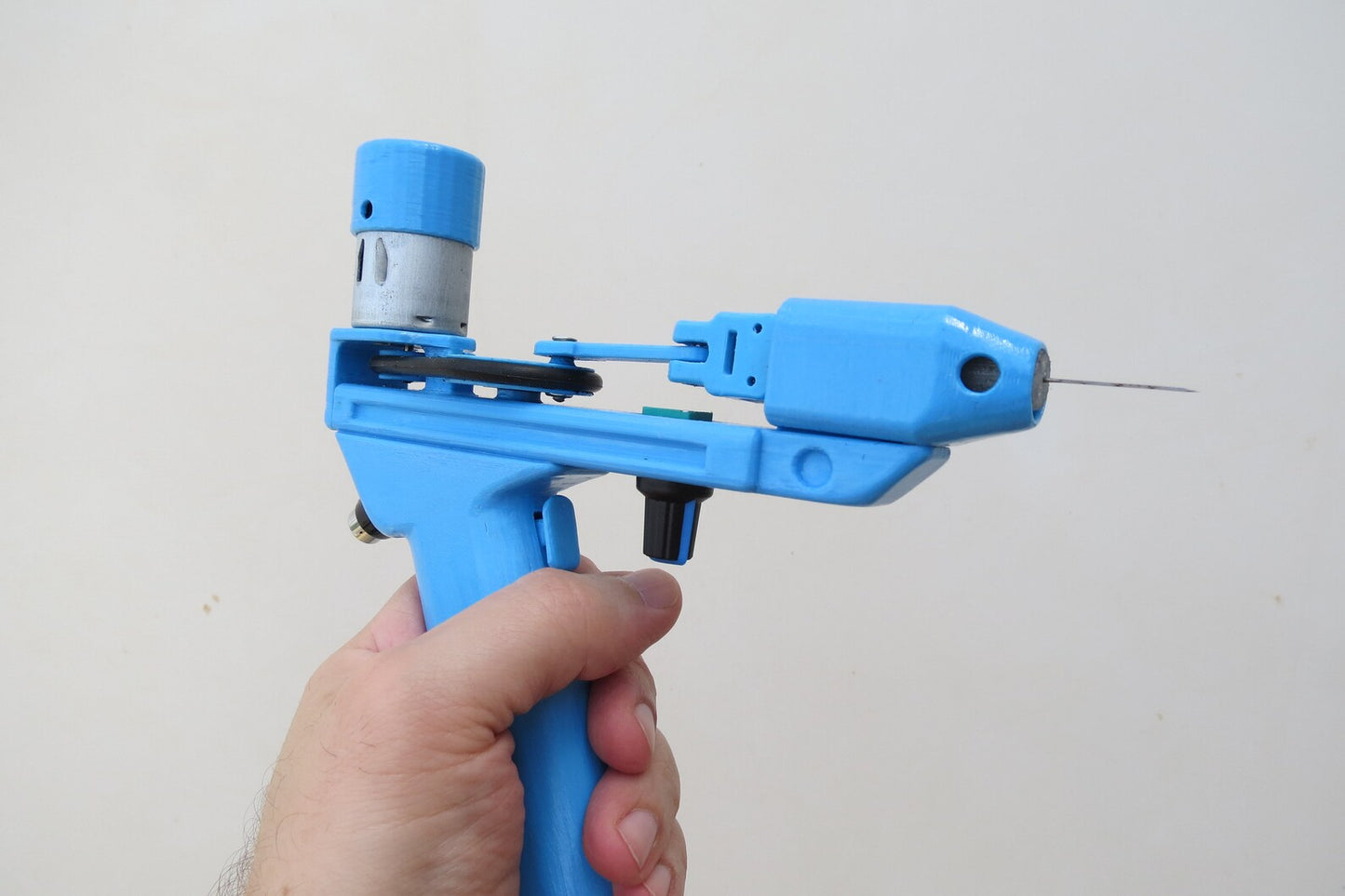 Blue Electric Felting machine with 1 - 5 needles speed control ( M&V )