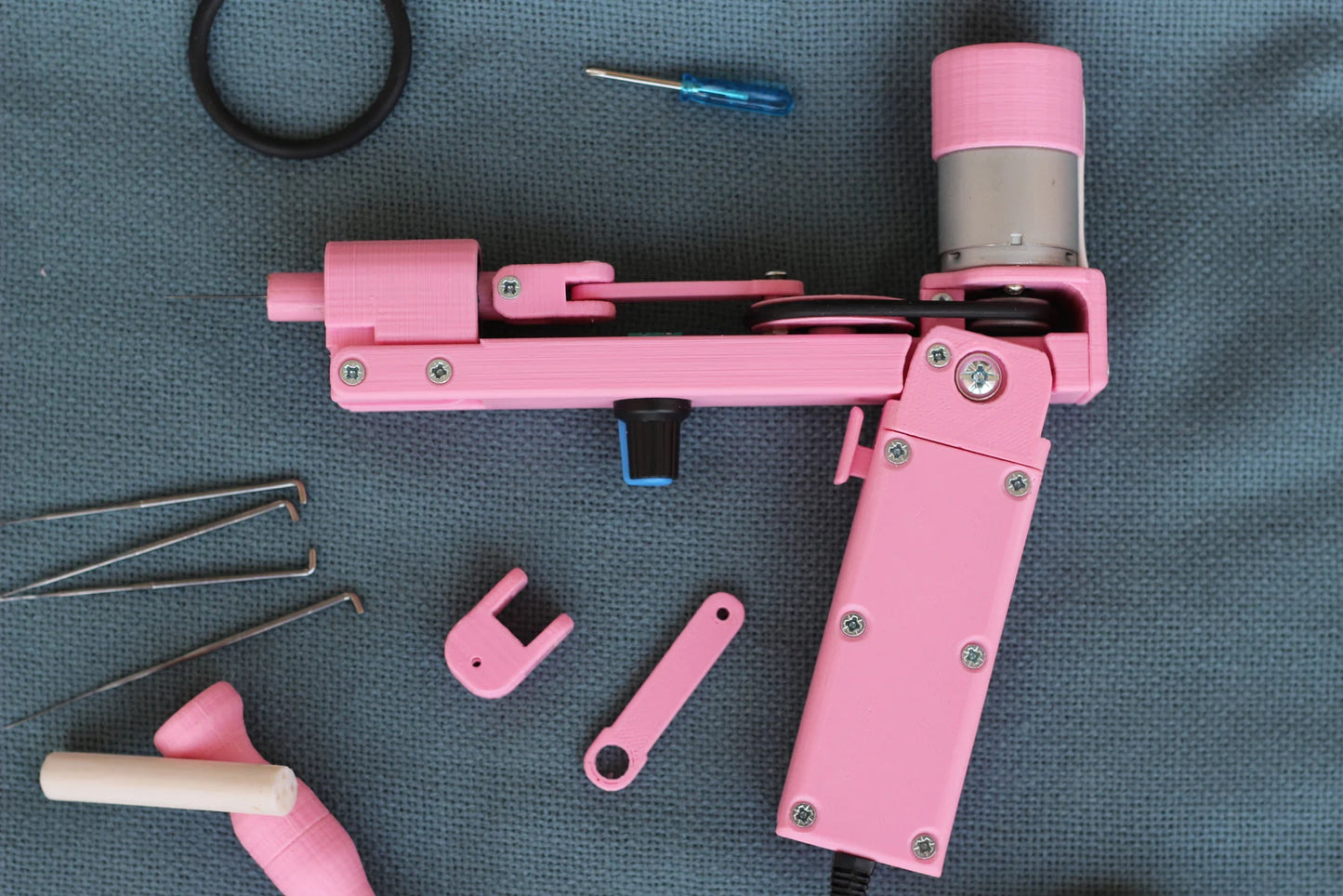 Pink Electric Felting machine with 1 - 5 needles speed control ( M&V )