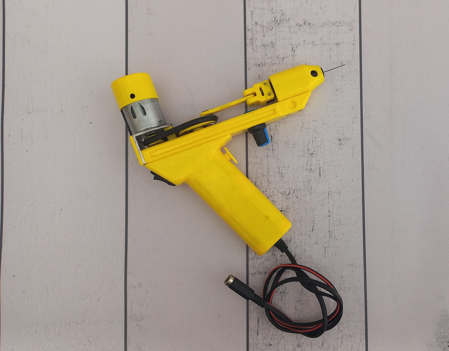 Yellow Electric Felting machine with 1 - 5 needles speed control ( M&V )