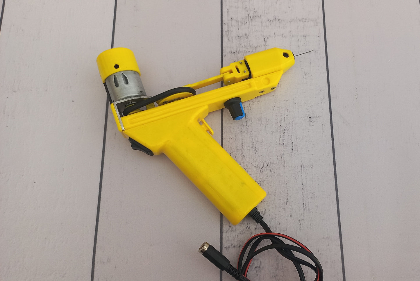 Yellow Electric Felting machine with 1 - 5 needles speed control ( M&V )