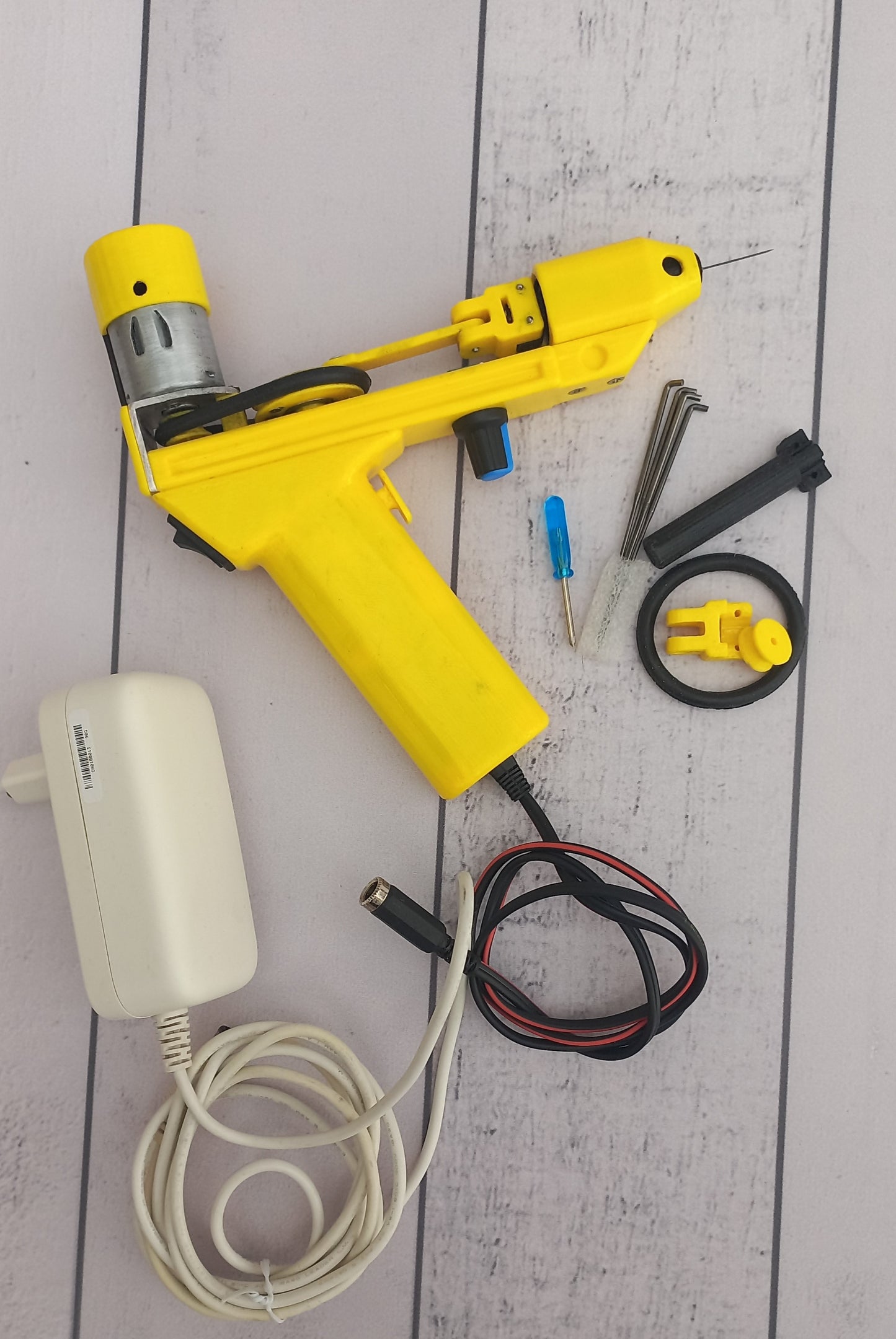 Yellow Electric Felting machine with 1 - 5 needles speed control ( M&V )