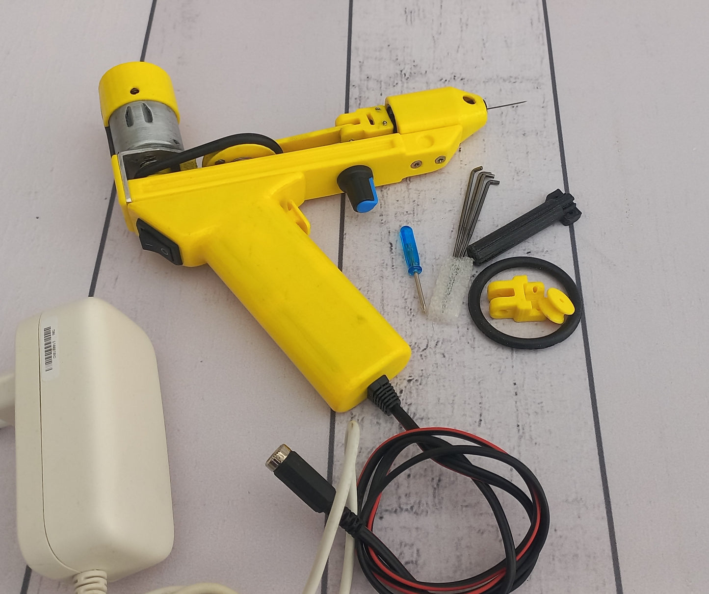 Yellow Electric Felting machine with 1 - 5 needles speed control ( M&V )