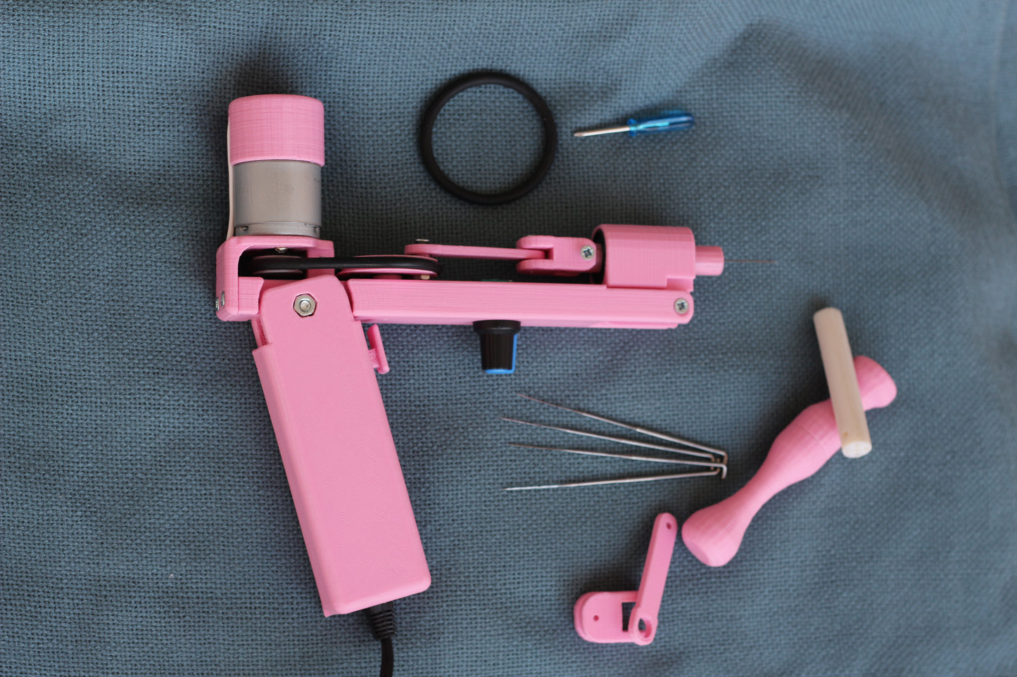 Pink Electric Felting machine with 1 - 5 needles speed control ( M&V )